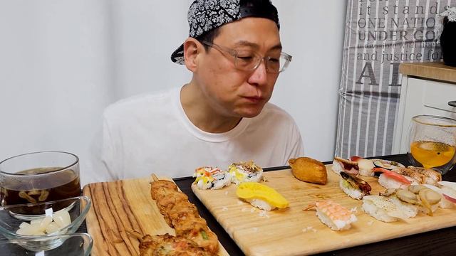 SUB) 왕창 쌓아두고 먹는 초밥 먹방! 온갖 초밥 총집합~ Sushi | Real Mukbang | 리얼 먹방 смотреть онлайн