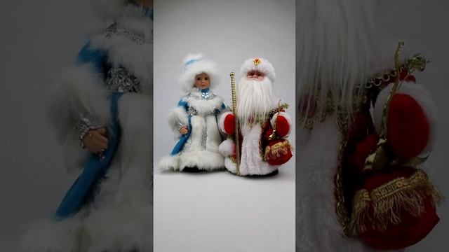 Фигурки под елку, дед мороз и снегурочка поют песни смотреть онлайн