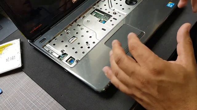 Como abrir e trocar o HD por SSD do DELL Inspiron N5010 смотреть онлайн