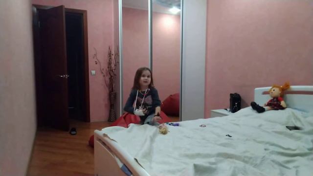 Вика сломала руку... смотреть онлайн