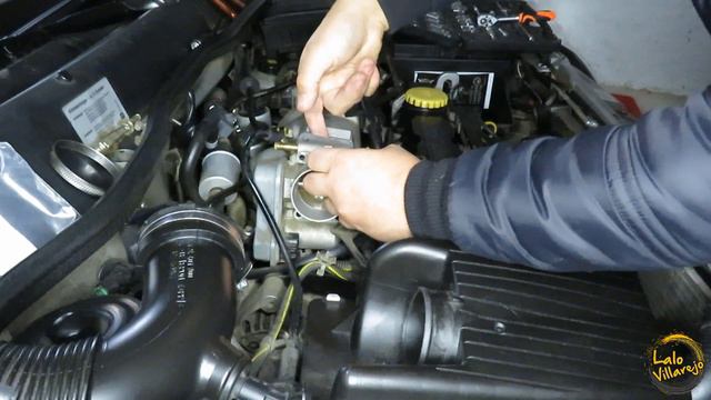 ASTRA G - Limpiar mariposa de admisión / Cuerpo de aceleración (clean electric throttle body) смотреть онлайн