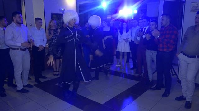 Самый зажигательный танец на Туркменской свадьбе смотреть онлайн