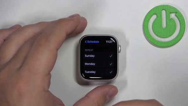 How to Enable & Disable Do Not Disturb Mode in Apple Watch SE 2nd Gen? | Apple Watch SE 2022 смотреть онлайн