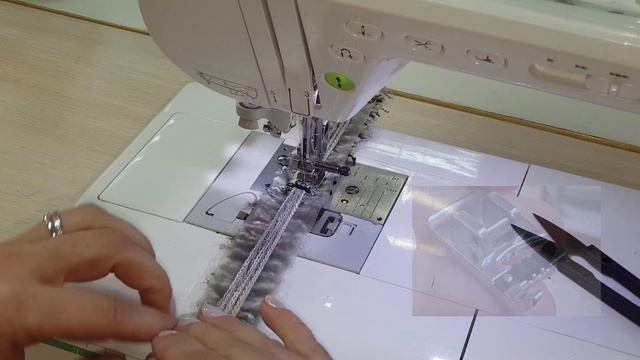 Один из способов изготовления тесьмы в стиле Шанель смотреть онлайн