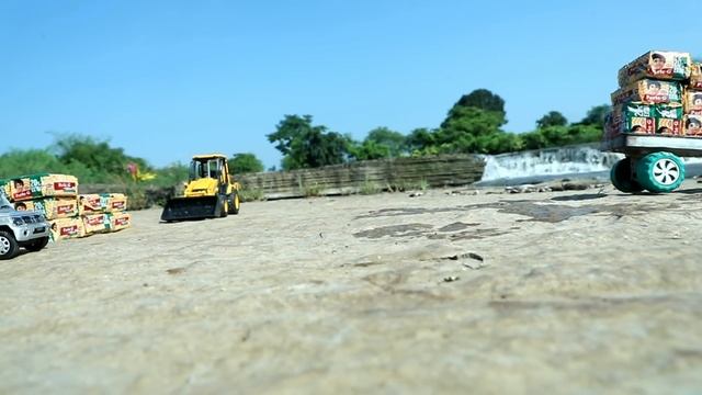 Грузовички кормят собачку печеньем смотреть онлайн