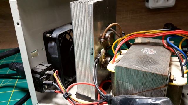 Лабораторный блок питания ZHAOXIN RXN 305D простой ремонт