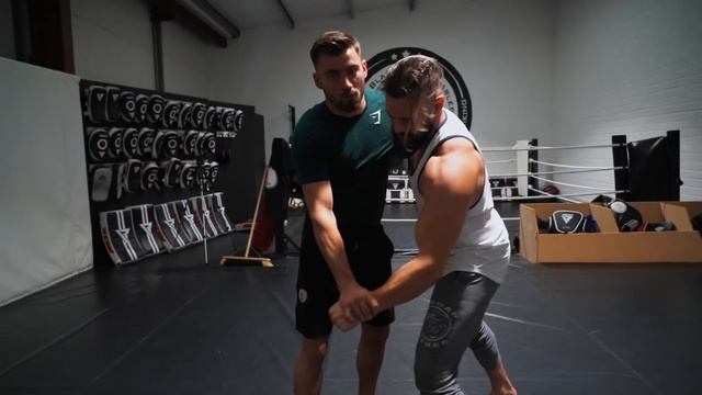 How To Fight & Beat Bigger Guys | STREET FIGHT SURVIVAL | Most Painful Self Defence Techniques смотреть онлайн