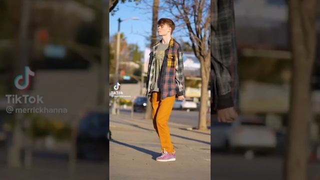 Left Right Left Right TikTok Jump Dance Trend | Left Right Dance Challenge TIKTOK смотреть онлайн