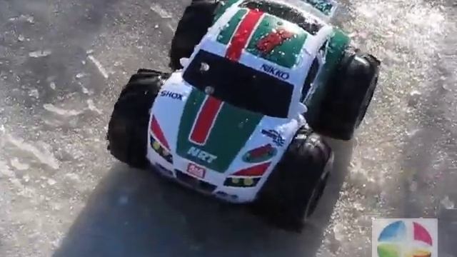 Nikko Vapoirzr - по льду тоже можно ездить смотреть онлайн