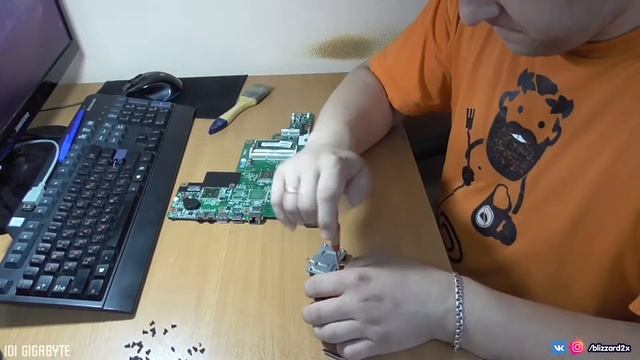 ??Разборка и Чистка ноутбука HP 635 / ? Как разобрать ноутбук / Disassemble Cleaning смотреть онлайн