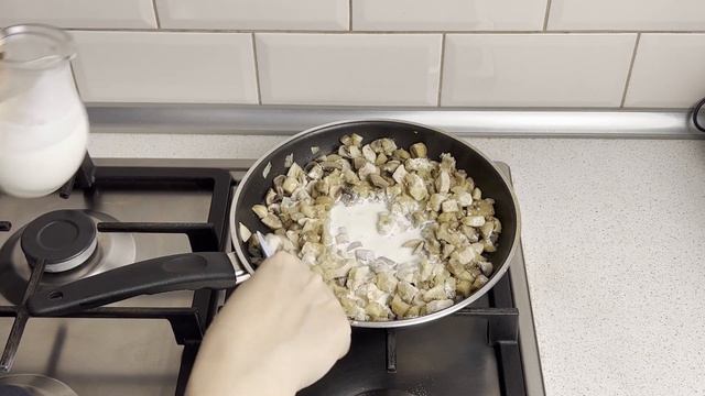 КАК ПРИГОТОВИТЬ ЖУЛЬЕН В СЛОЕНОМ ТЕСТЕ? Горячая закуска на праздничный стол смотреть онлайн