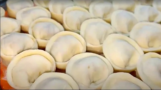 Домашние пельмени. Рецепт идеального теста для пельменей. смотреть онлайн