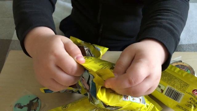 Круассаны ЧИПИКАО ФИШКИ МОНСТРЫ НА КАНИКУЛАХ 3. UNBOXING SURPRISES CHIPICAO Hotel Transylvania 3. смотреть онлайн