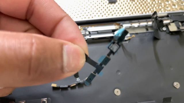 2020 MacBook Pro M1 13" A2338 Microphone Replacement смотреть онлайн