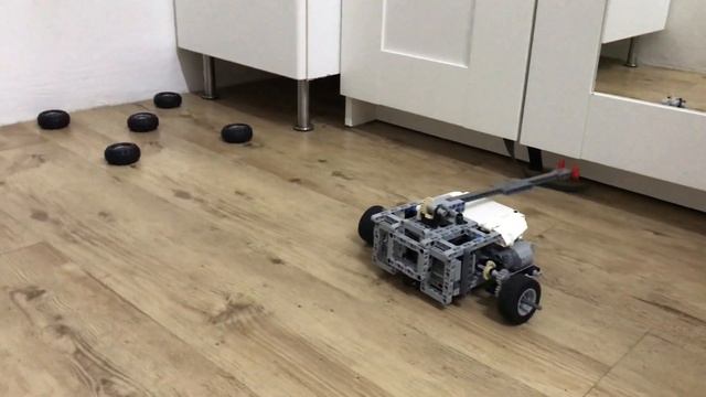 Get Out of The Arena Flipper Bot & Smasher Bot смотреть онлайн