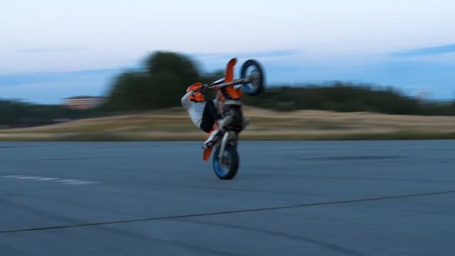 THE SUPERMOTO SUMMER OF 2017 | Wheelie Lifestyle смотреть онлайн