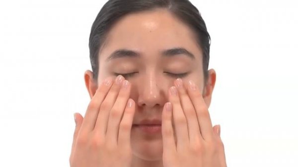 How to Apply Vital Perfection Uplifting and Firming Eye Cream | Shiseido