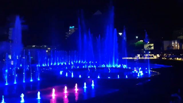 The fountain in Eilat смотреть онлайн