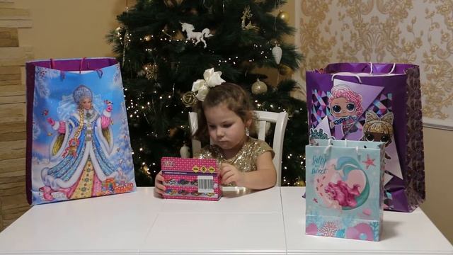 Распаковка новогодних подарков // Алёна и её новогодние подарки 2022 // Новый год 2022 //