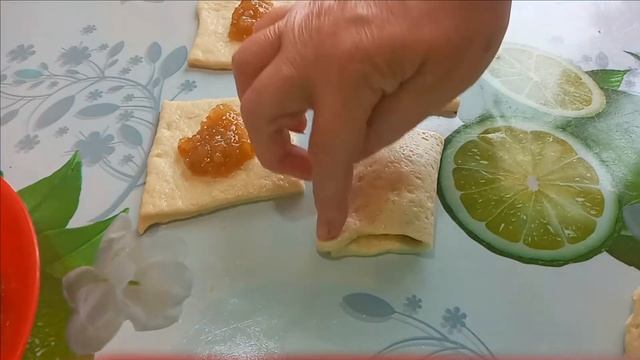 Постные нежные слойки с яблочным пюре. Lean tender puffs with applesauce. смотреть онлайн