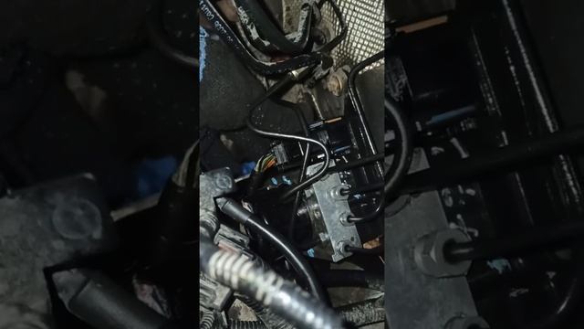 Замена блока АБС Форд Фьюжн 2006 год. ABS Ford Fusion.