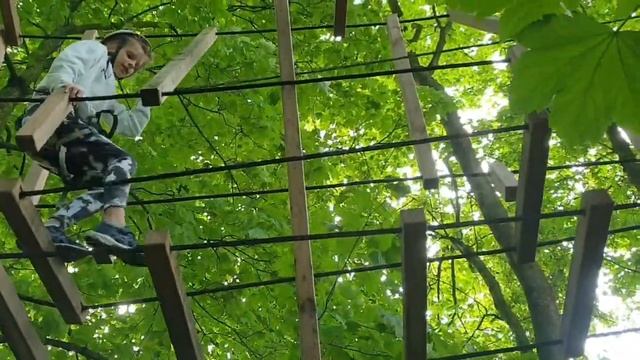 Верёвочный парк в Нидерландах Fun Forest Almere. смотреть онлайн