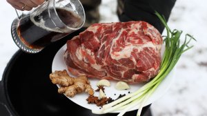 Свинина по-китайски в казане на костре