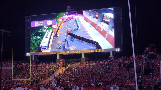 CLEMSON FULL ENTRANCE with the ROCK RUB & RUN DOWN THE HILL !!! смотреть онлайн