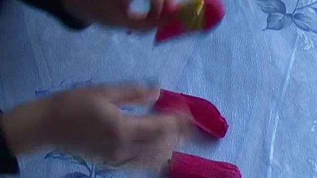 Тюльпаны из гофробумаги с конфетами. Мастер класс. смотреть онлайн