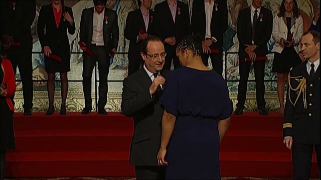 Cérémonie de remise de décoration aux médaillés olympiques смотреть онлайн