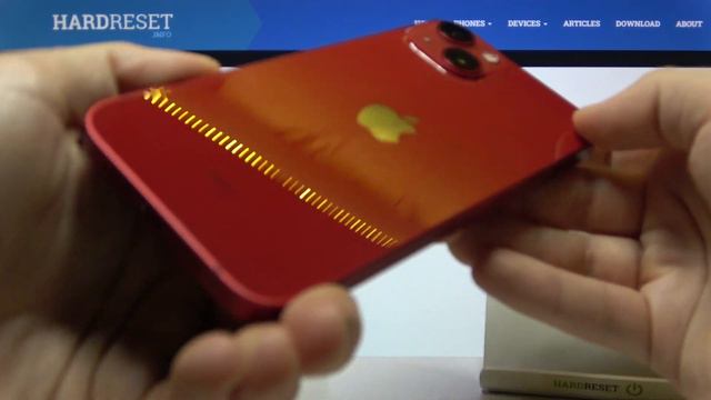 APPLE iPhone 13 Red - Red Color Presentation смотреть онлайн