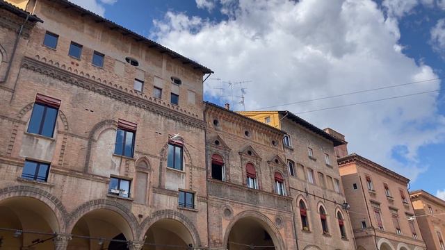 Walking Tour Of Bologna, Italy // Coffee Talk + Expat Life