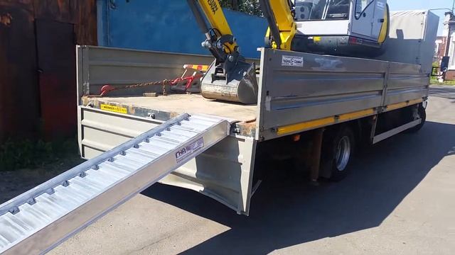 Погрузочные рампы из алюминия (аппарели / трапы) для различных сфер деятельности. смотреть онлайн