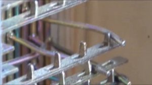 Если заедает кнопка на гармони