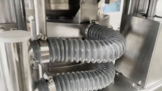 Процесс работы одностороннего высокоскоростного таблетпресса TabXpress – PTX модель, Prism смотреть онлайн