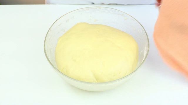 ROSCA CASEIRA COM MUITO CHOCOLATE - MASSA MACIA, FÁCIL E SUPER LEVE! смотреть онлайн