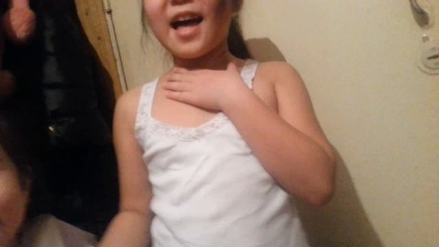 Как девочки убираются и смеются смотреть онлайн