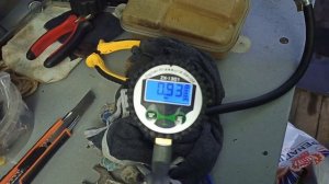 Проверка крышки расширительного бачка автомобиля Кайрон