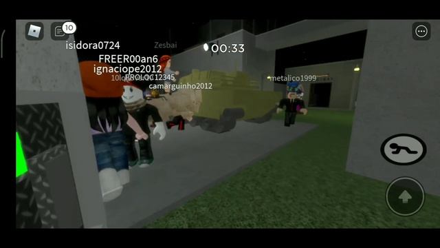 Пигги против 100 игроков в Roblox!! Как выжить? Piggy Roblox смотреть онлайн