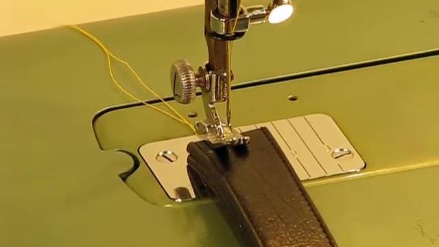 Husqvarna Viking Model 8 - Two Heavy Grade Layers of Leather смотреть онлайн