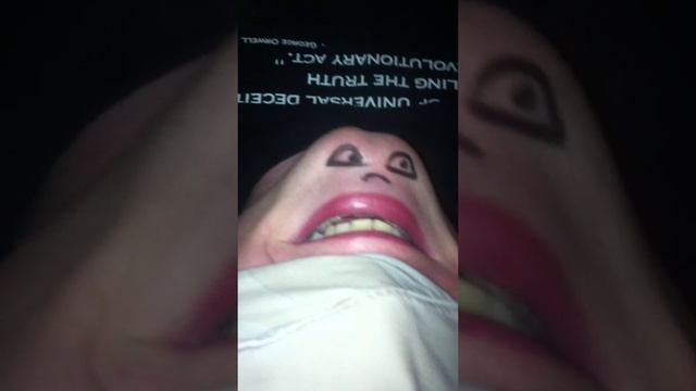 "There's a snake in my boot" Chin Challenge смотреть онлайн