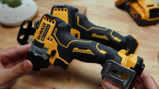 Dewalt DCS369 เลื่อชักไร้สาย แรง น้ำหนักเบา ตัดไม้ ตัดเหล็กได้หมด มอร์เตอร์ BL แถมยังราคาถูกที่สุด смотреть онлайн