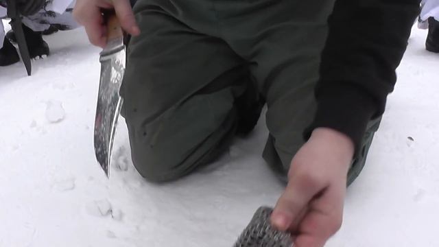 Тестирование непрорезаемой ткани и кольчуги на порез и пробитие ножом смотреть онлайн