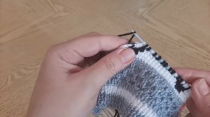 НОВИНКА 2021 : Новогодние тапочки-следки на спицах + тунисское вязание без швов // patik  1ЧАСТЬ