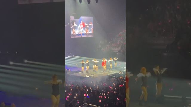 BLACKPINK LISA ‘MONEY’ BORNPINK WORLD TOUR Melbourne Day 2