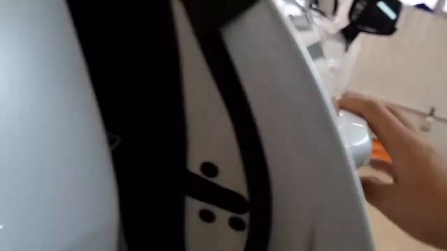 Toyota Land Cruiser 300 - установили доводчики дверей, выполнили шумоизоляцию 4 дверей смотреть онлайн