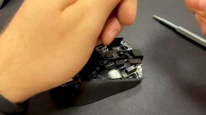 Logitech G403: Upper shell disassembly