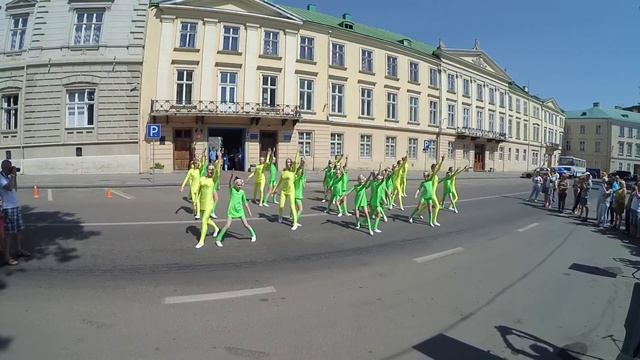 Модерн балет “Акверіас” Виступ на День Европи смотреть онлайн