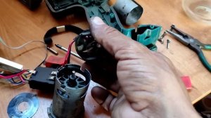 как поменять щетки на шуруповерте.Hammer