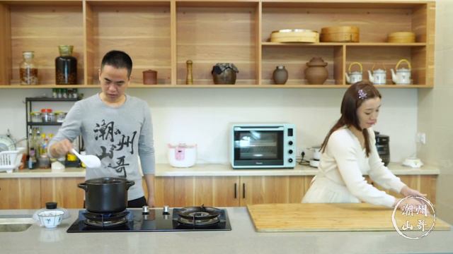 季節轉換，老人家睡眠不好，多煲這款湯喝，蓮子百合鴿子湯【潮州山哥】 смотреть онлайн